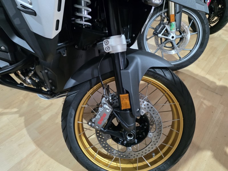 BMW Motorrad R1300GS Adventure Triple Black (2026) - Imagen 4