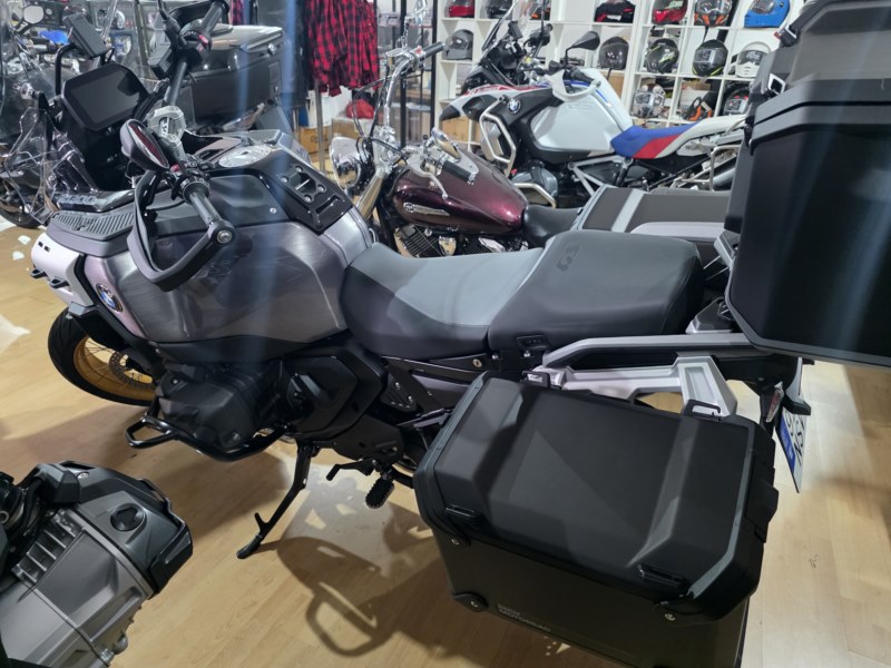 BMW Motorrad R1300GS Adventure Triple Black (2026) - Imagen 9