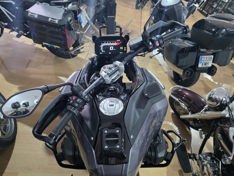 BMW Motorrad R1300GS Adventure Triple Black (2026) - Imagen 10