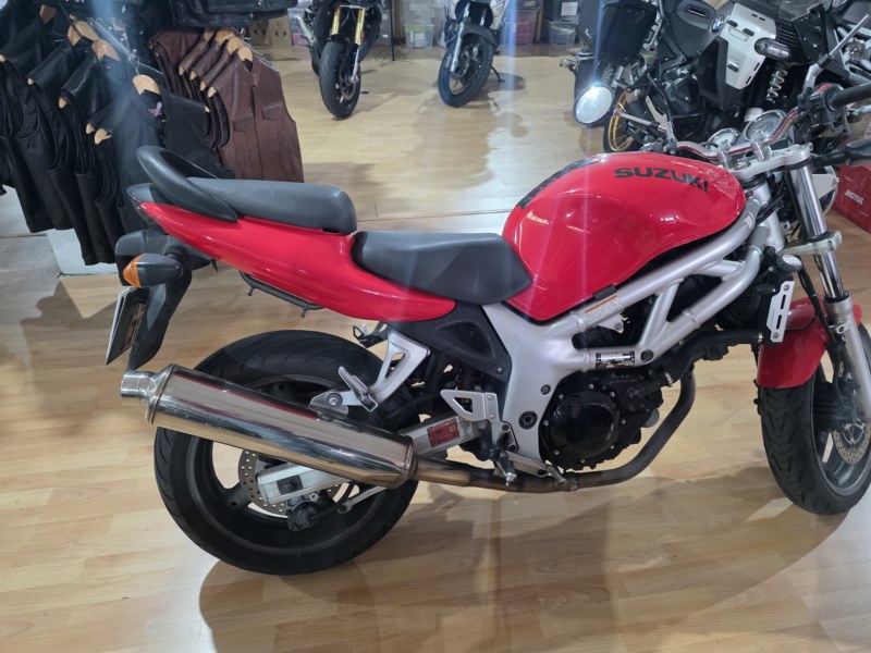 SUZUKI SV650S Naked (2002)(A2/A) - Imagen 11