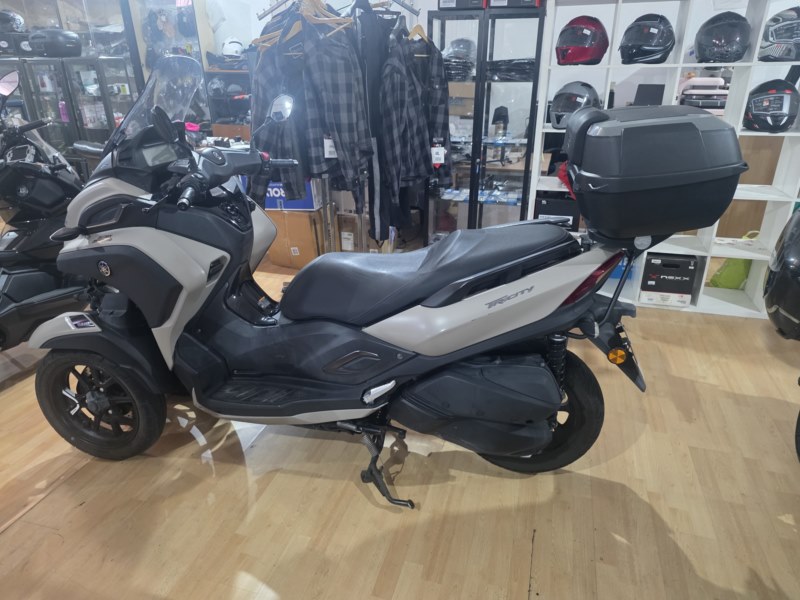 YAMAHA TRICITY 300 (2024)(B/A1/A2/A) - Imagen 4