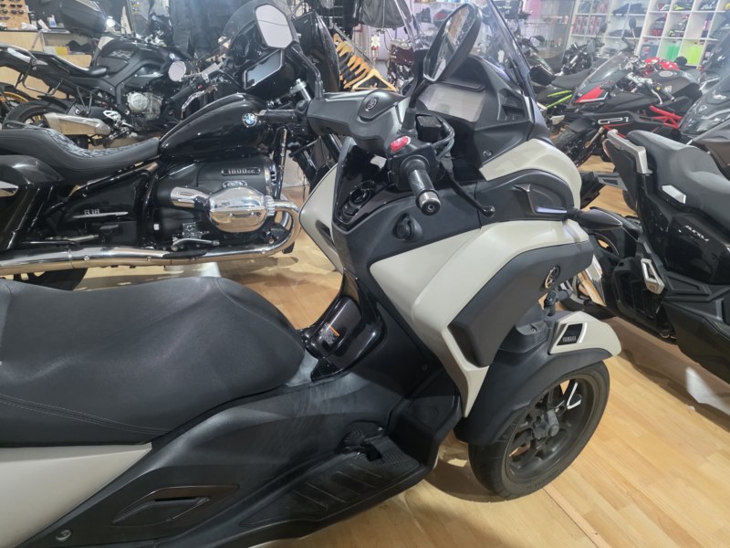 YAMAHA TRICITY 300 (2024)(B/A1/A2/A) - Imagen 9